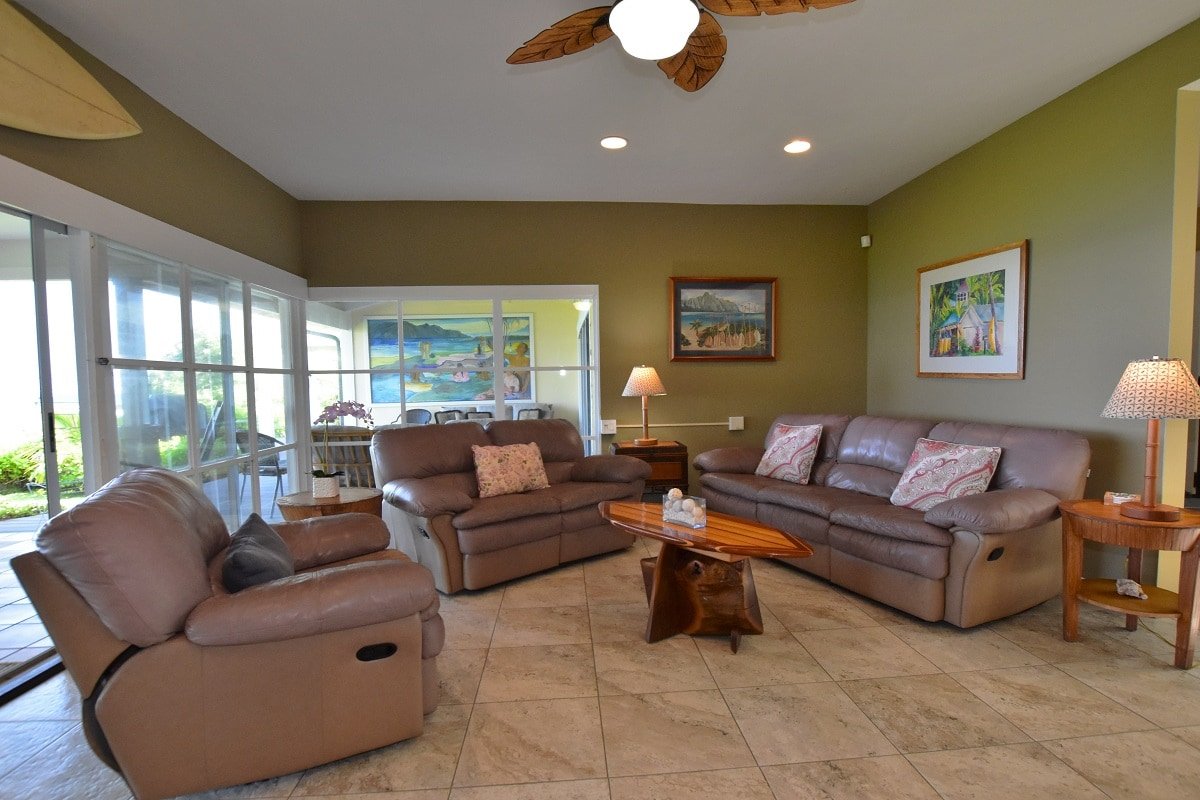 Oceanfront with amazing sunsets! gallery image 4