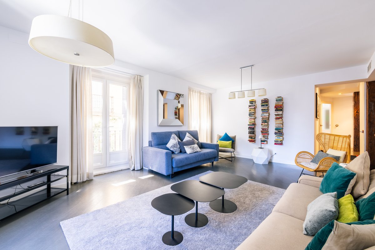 Amazing flat 5 balconies in Chueca – Gran Via