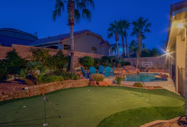 Paradise off the strip, Big Loft&Fun backyard gallery image 5