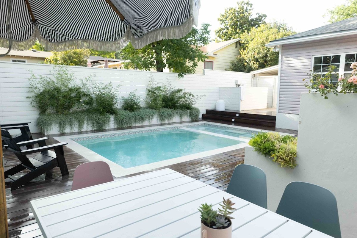 Saltwater Pool + Hot Tub – Ideal Location gallery image 3