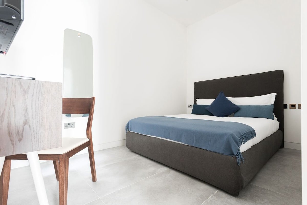 Riverside Elegance 3 Bed near Trafalgar Sq gallery image 4