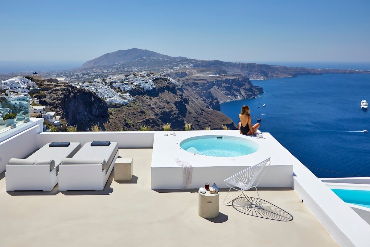 Olia Dome, 2 bedrooms, 2 jacuzzis and volcano view gallery image 4