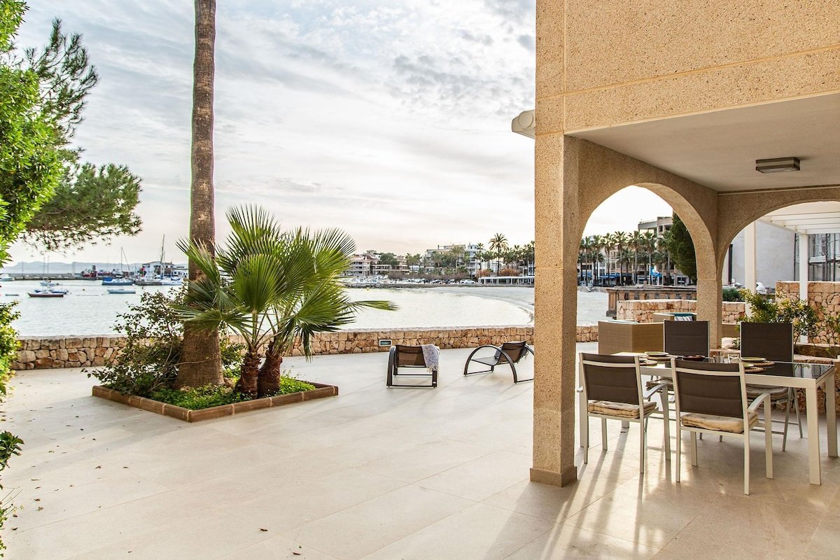 Es Turó, luxury beachfront apartment in Colonia San Jordi gallery image 5