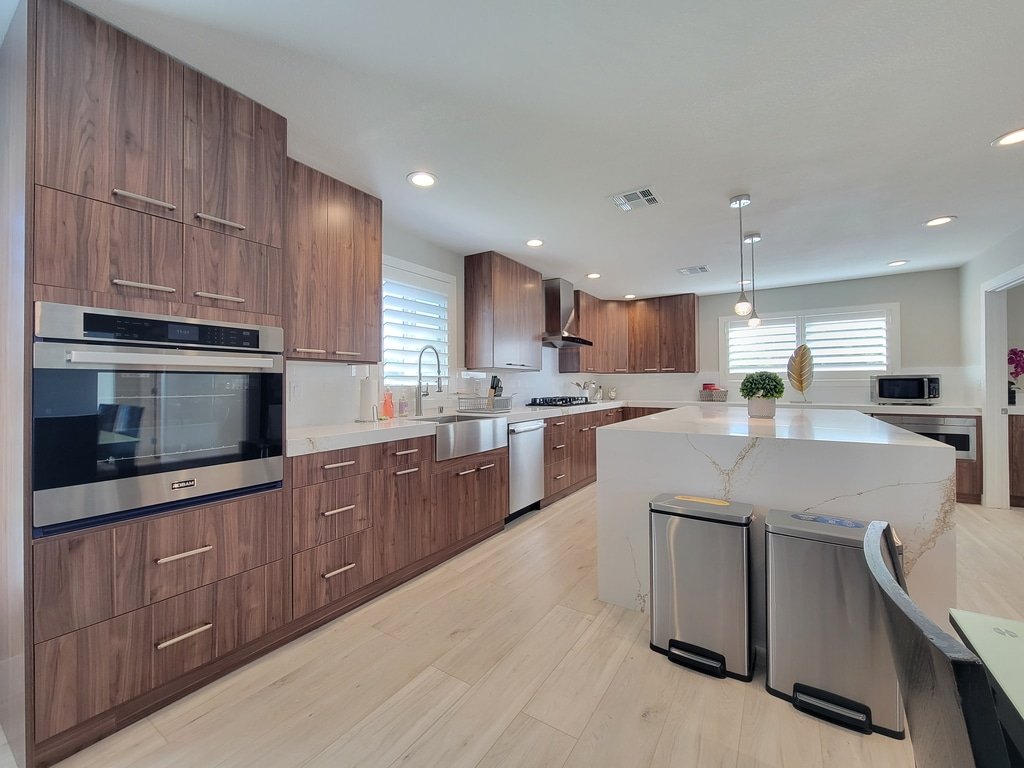 Modern Family Getaway gallery image 2