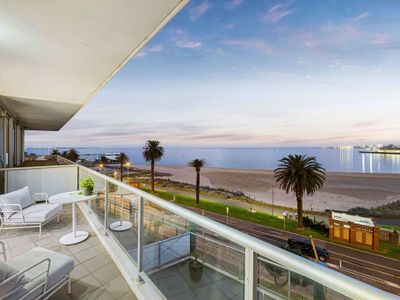 Beach Street Luxury | Beach & Bay Views