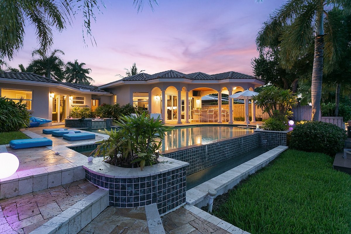 Exceptional 8 Adults4 Kids Waterfront/Pool/Hot Tub gallery image 4