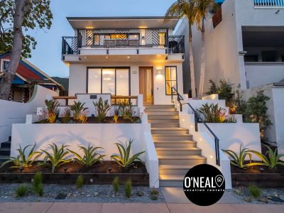 Luxury Home in Capitola Village with Hot Tub!