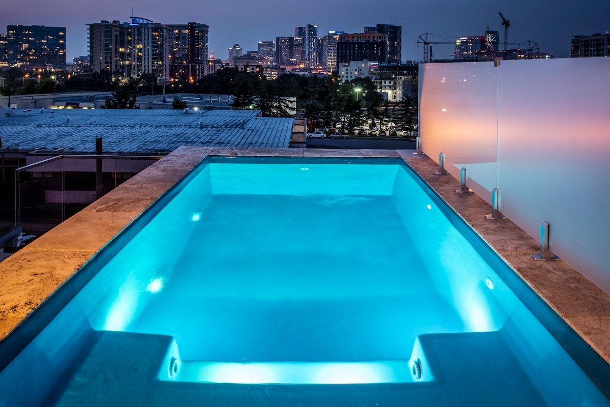 The Skyline @ The Gulch | Pool + Broadway Views gallery image 2