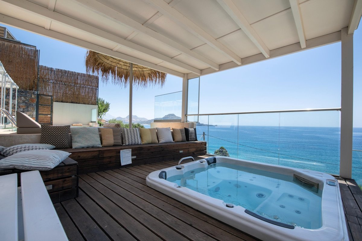 Fotinari Villa II -High quality above a cozy beach gallery image 5