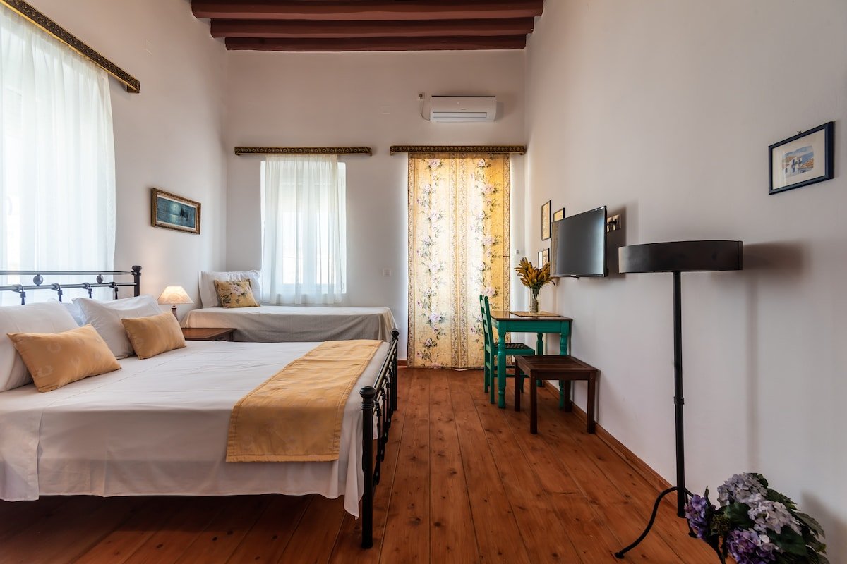 Antigoni’s Bay view gallery image 5