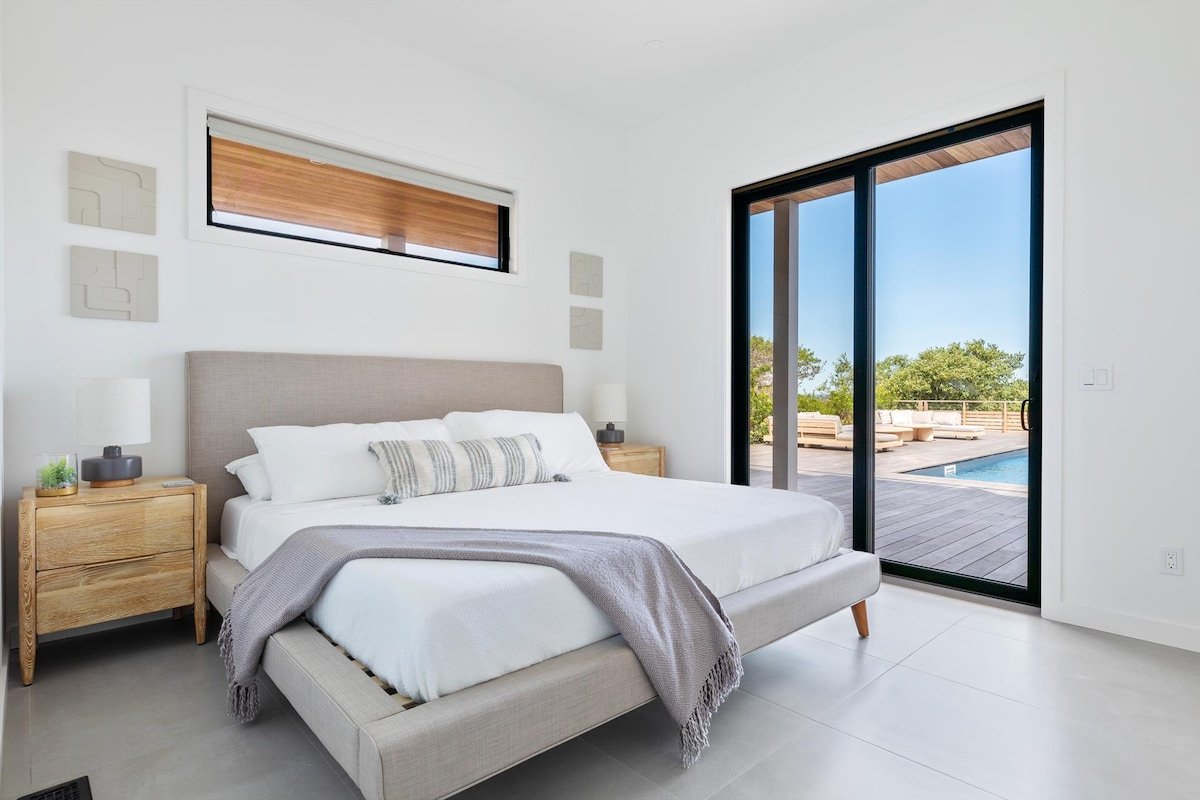 New Build: Water Views & Pool gallery image 3