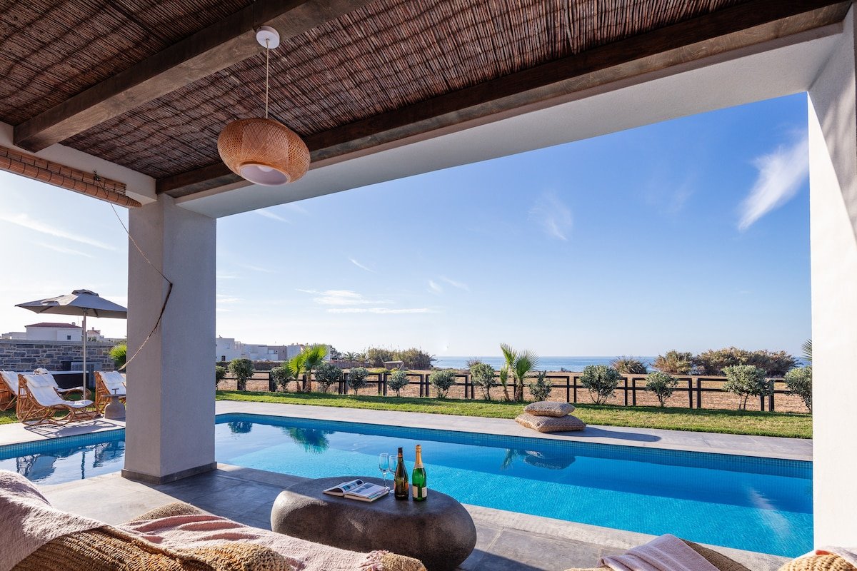 Feyre Boutique Mansion walking distance to beach gallery image 3