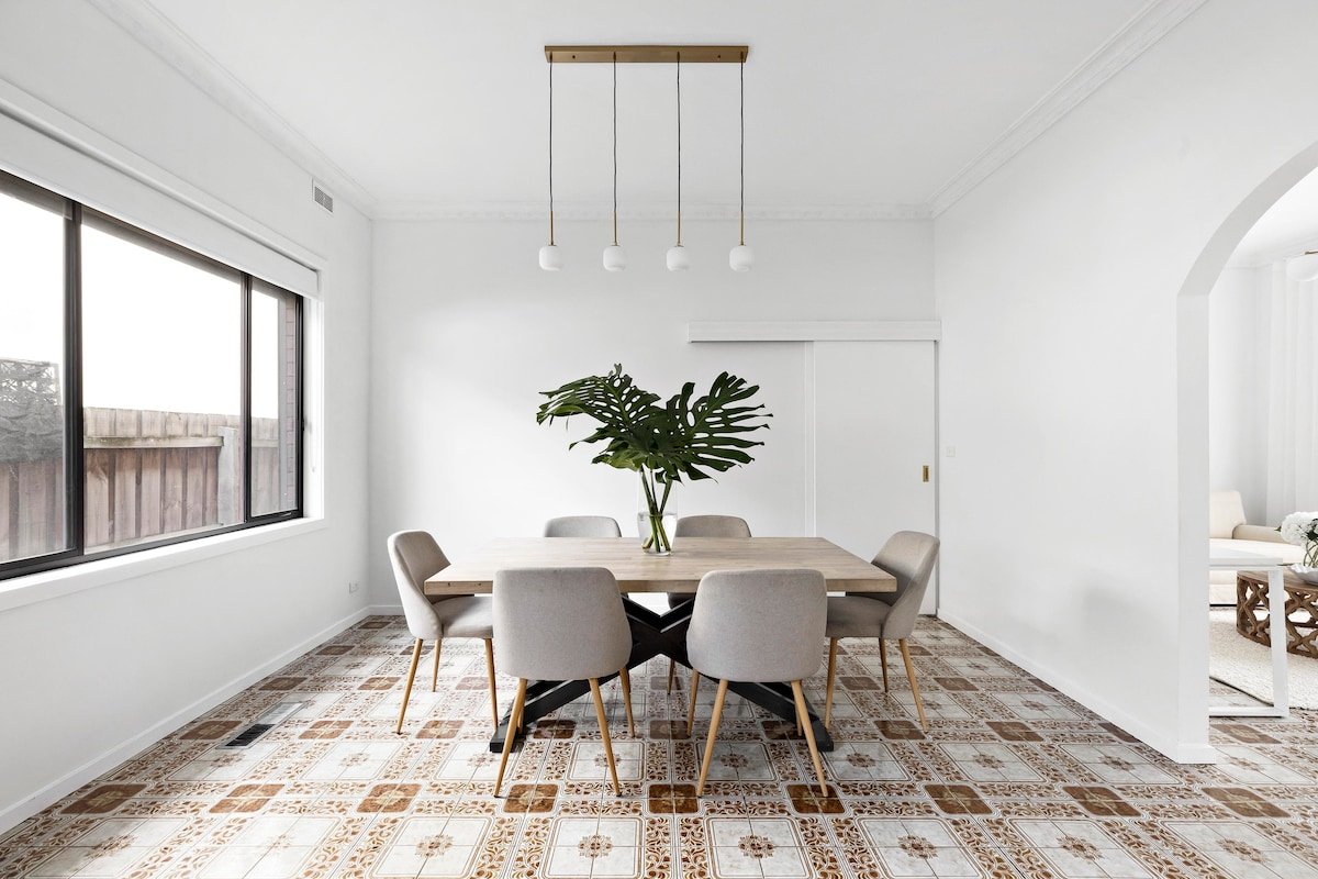 LARGE family home gallery image 5