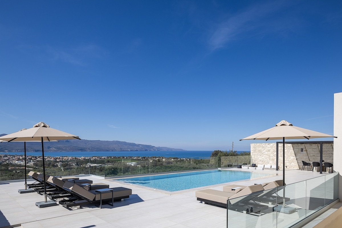 Villa Kafkales | Heated Pool gallery image 2
