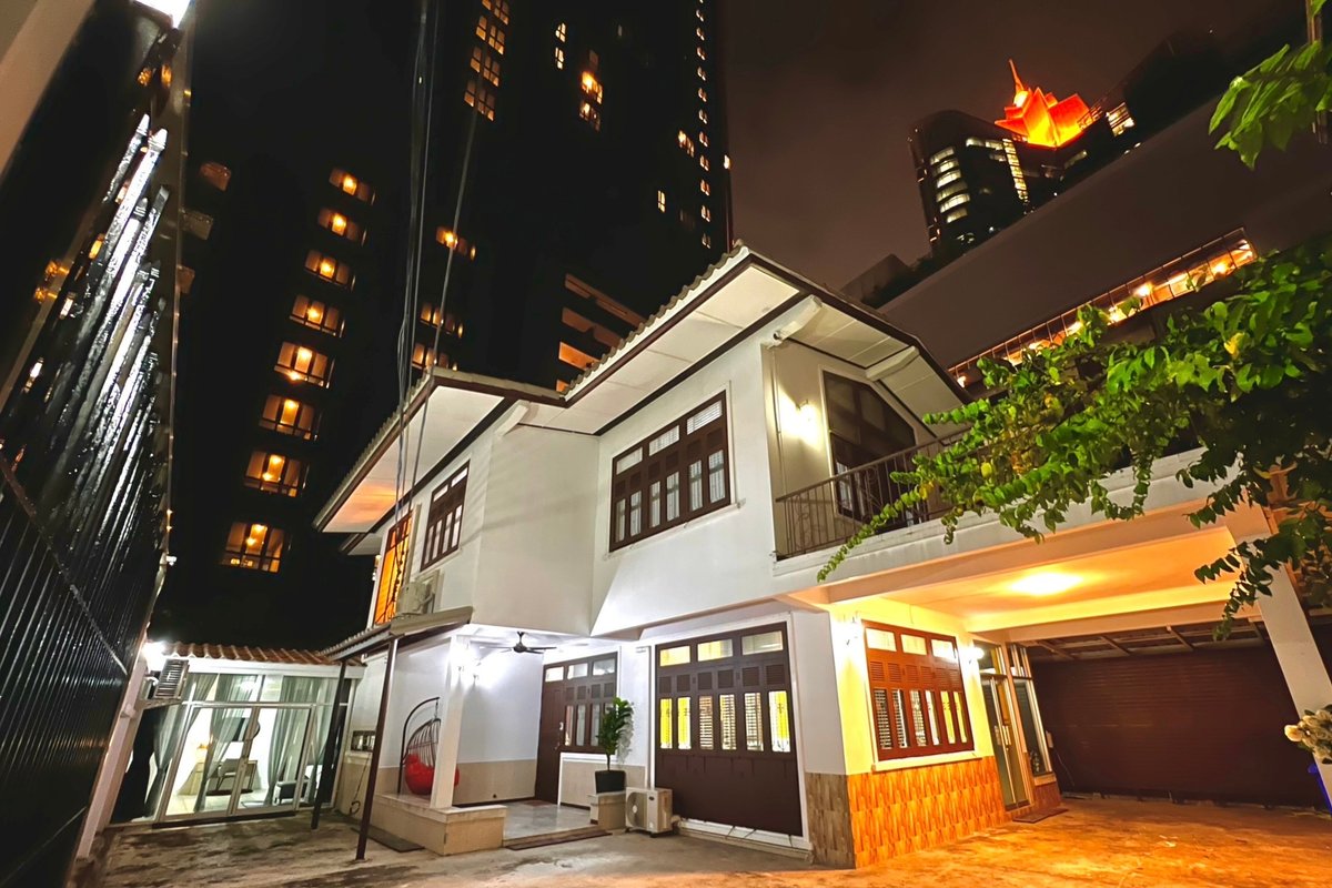 280m to ASOK BTS/MRT/Terminal 21 +Airport Transfer