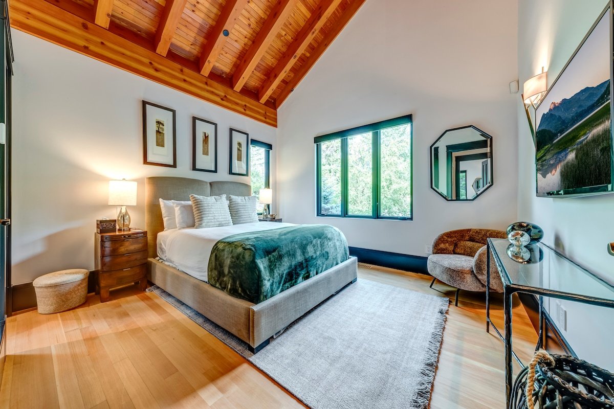 Kadenwood 2924 – Ski in Ski out, A/C, New Listing gallery image 2