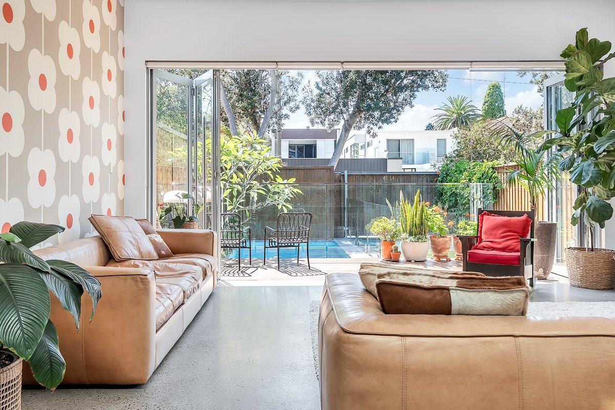 Cheerful Coogee Retreat: 3BD home with pool