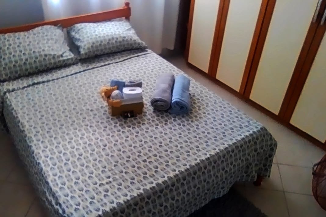 Rock in Rio – Cozy Double Bedroom for Two/Three! gallery image 2