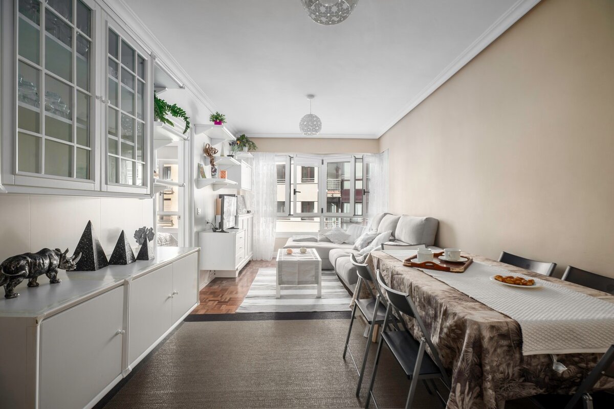 Gran piso en Gros, centrico y posibidad de parking gallery image 3