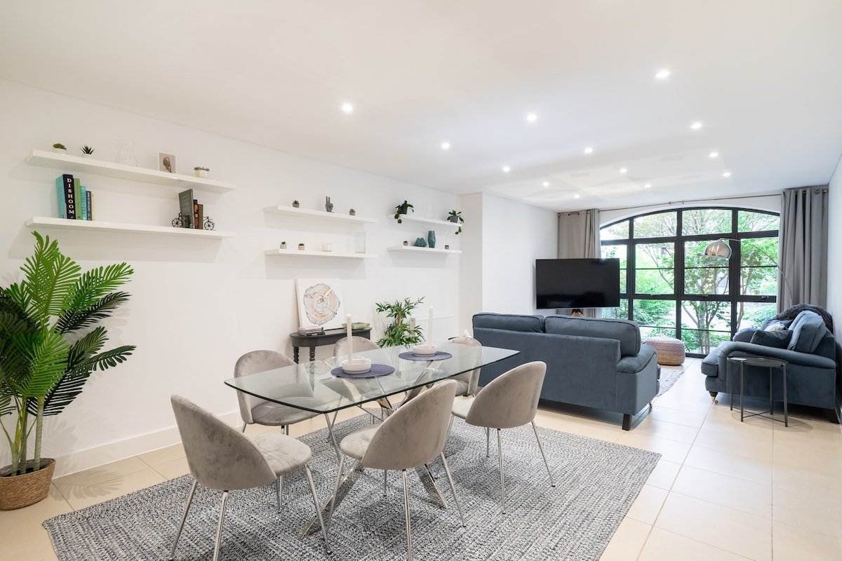 SUPERB 3 BEDROOM AND OFFICE COVENT GARDEN HOUSE gallery image 2