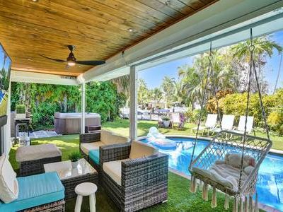 5 BR Oasis HTD Pool, Boat, spa- Olgasfriends