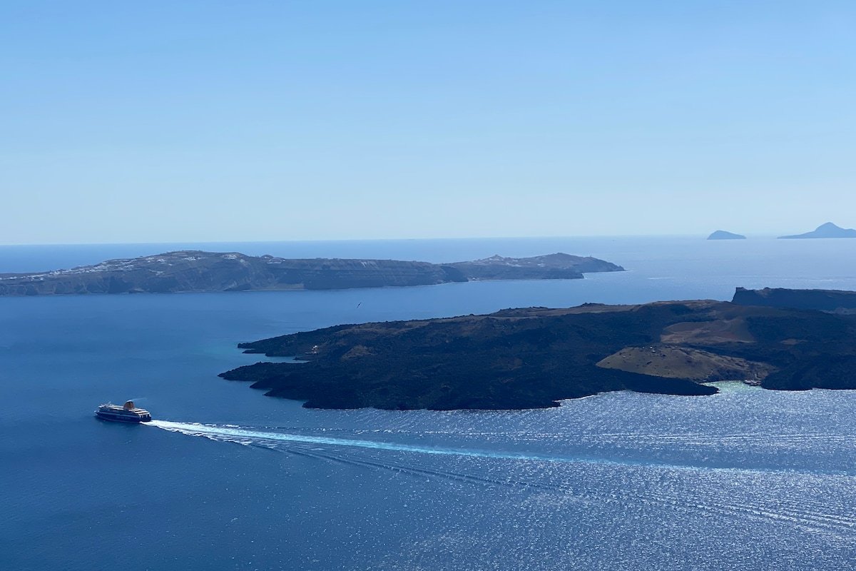 Santorini Mansion Maisonette Sea View Jacuzzi 3BDR gallery image 3