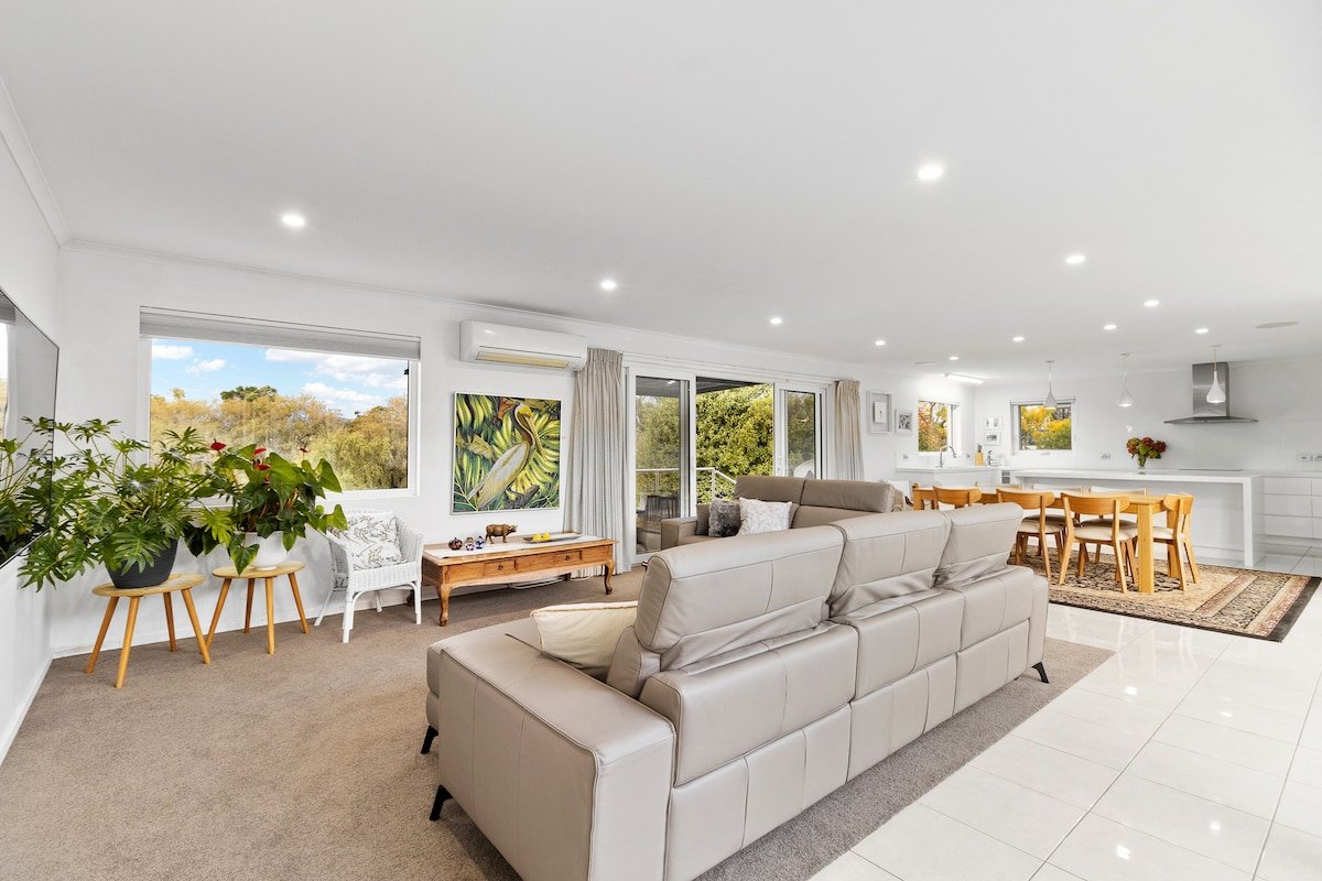 Riverside Lake House, Launceston gallery image 2