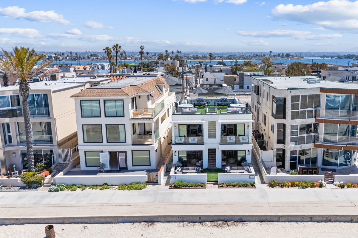 Luxury oceanfront fourplex with roof deck, sleeps