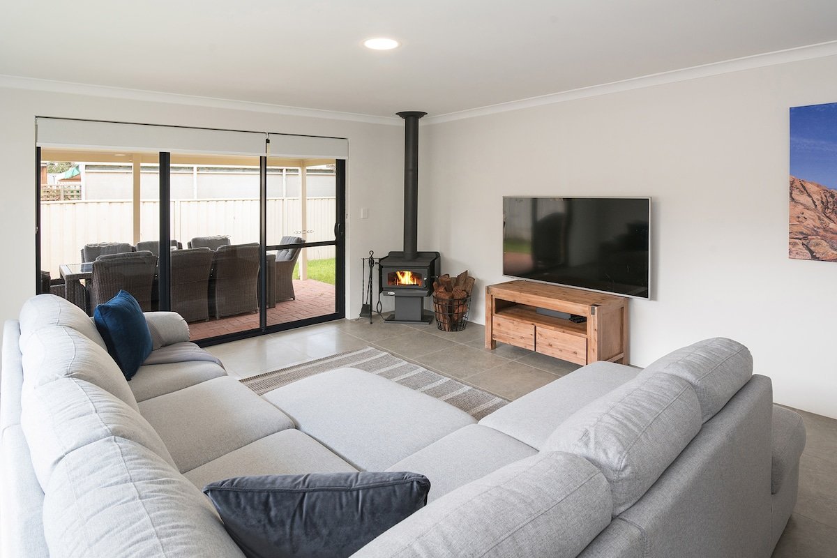 Goin’ Coastal- WIFI, 250 meters to the beach gallery image 2