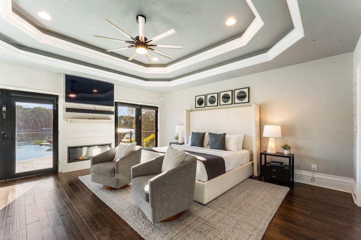 Lucent Sunset Retreat w/Heated Pool & Game Room gallery image 2