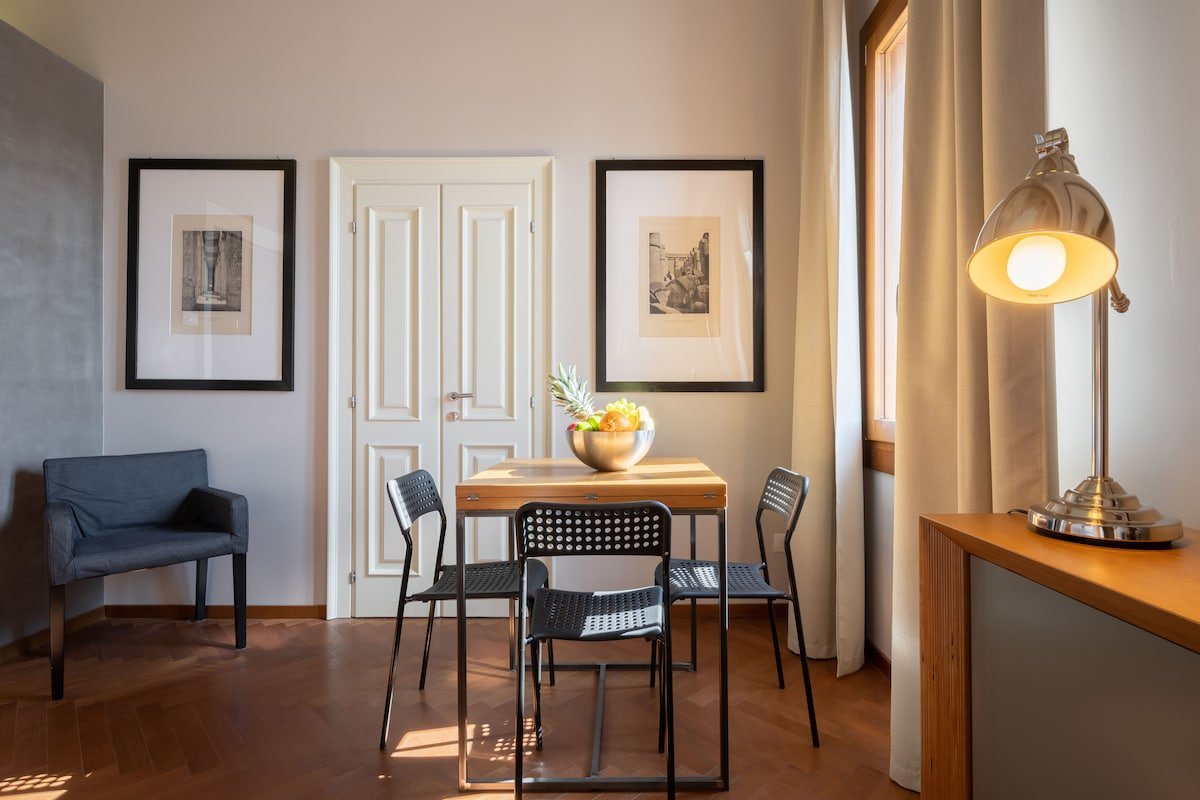 Ve.N.I.Ce. Cera Tintoretto Suite gallery image 4