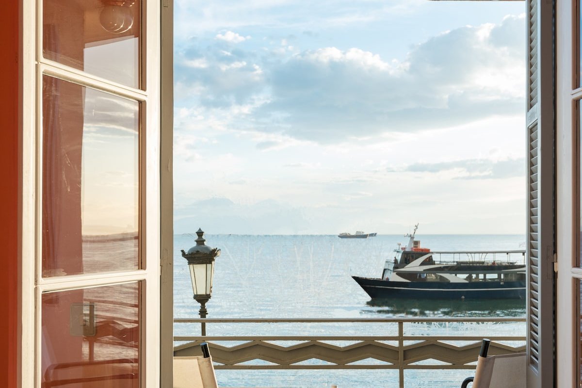 AiR Waterfront Nikis Apartment gallery image 2