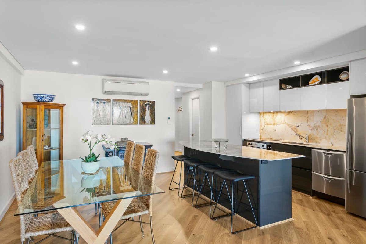 Apartment M305 – a popular beachside apartment!