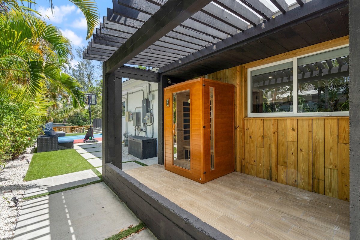 The Lakeview Chalet. Prime Location gallery image 5