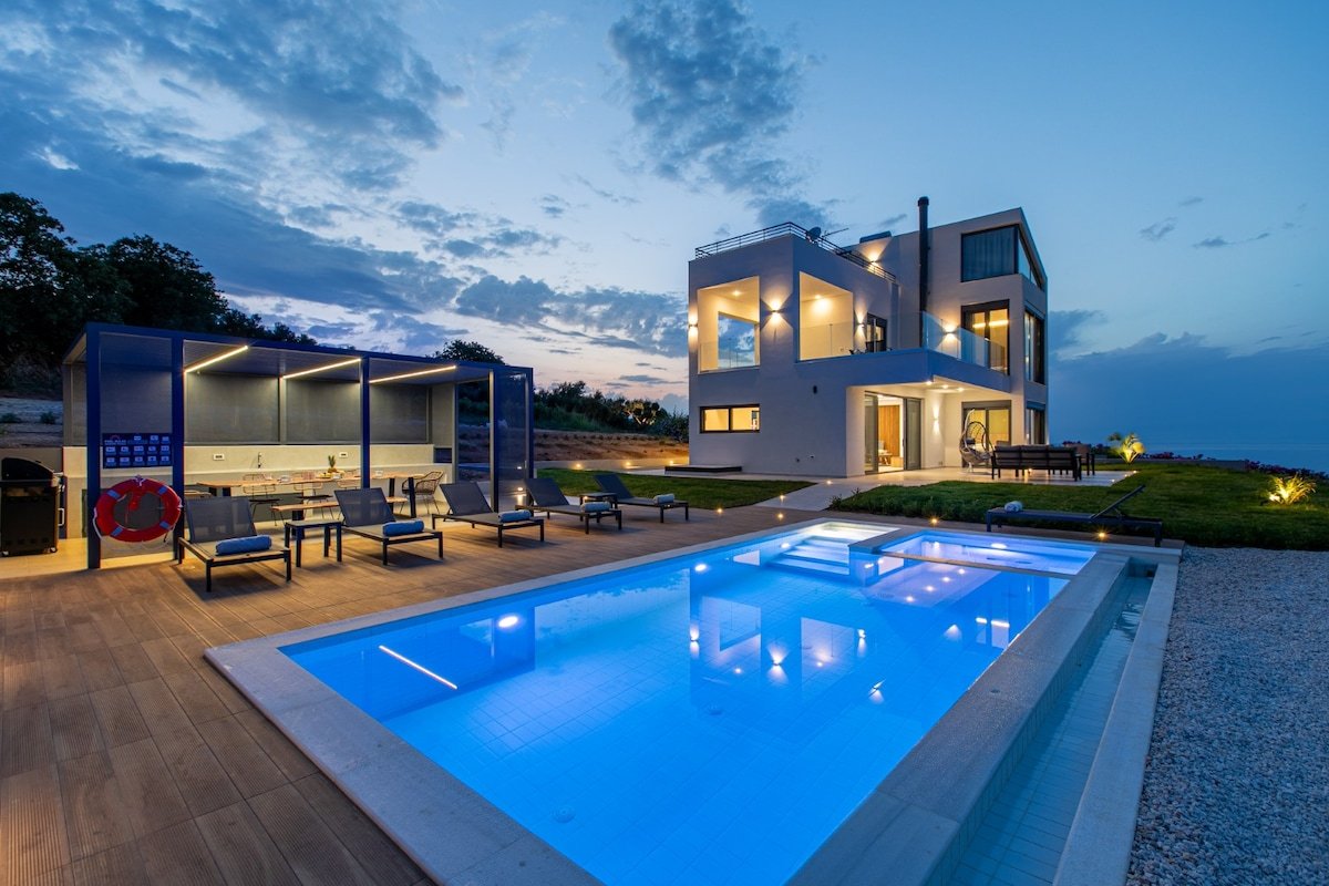 Brand NEW Luxury villa*Private Pool*Seaview & BBQ gallery image 2