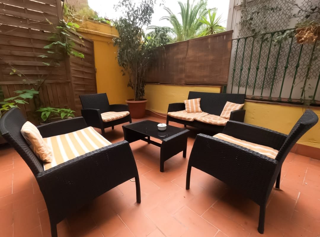 Big Apartment with Terrace! 5 Rooms. gallery image 2