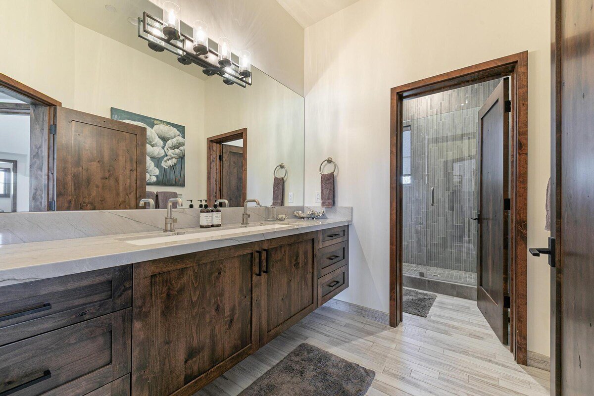 Schaffer’s Mill Luxury Home, Hot Tub, Golf & Mount gallery image 4