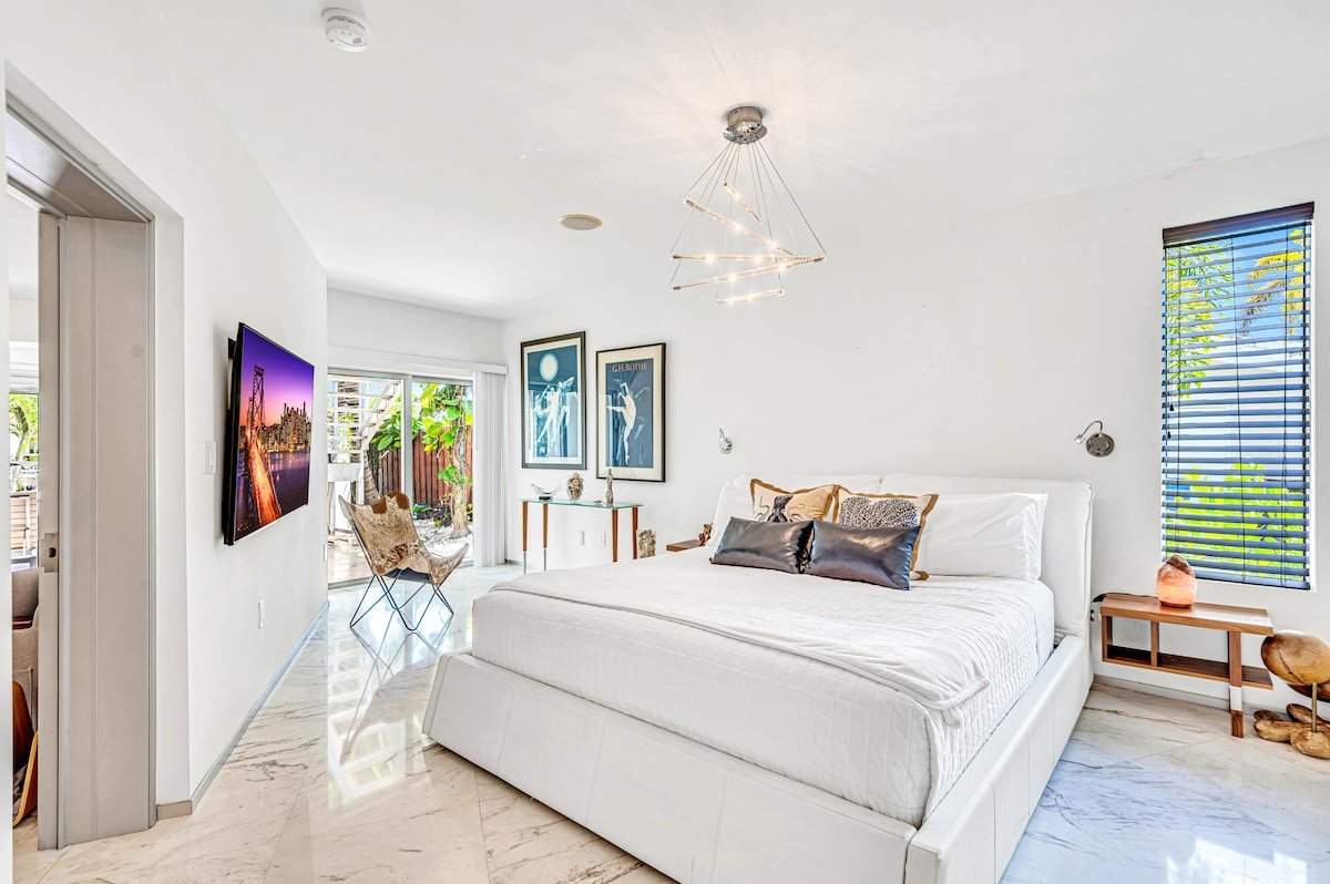 Waterfront Oasis | Cascading Pool &Views | Cascade gallery image 4