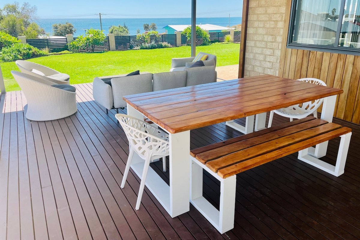 Stunning Falcon beach house with epic ocean views gallery image 2