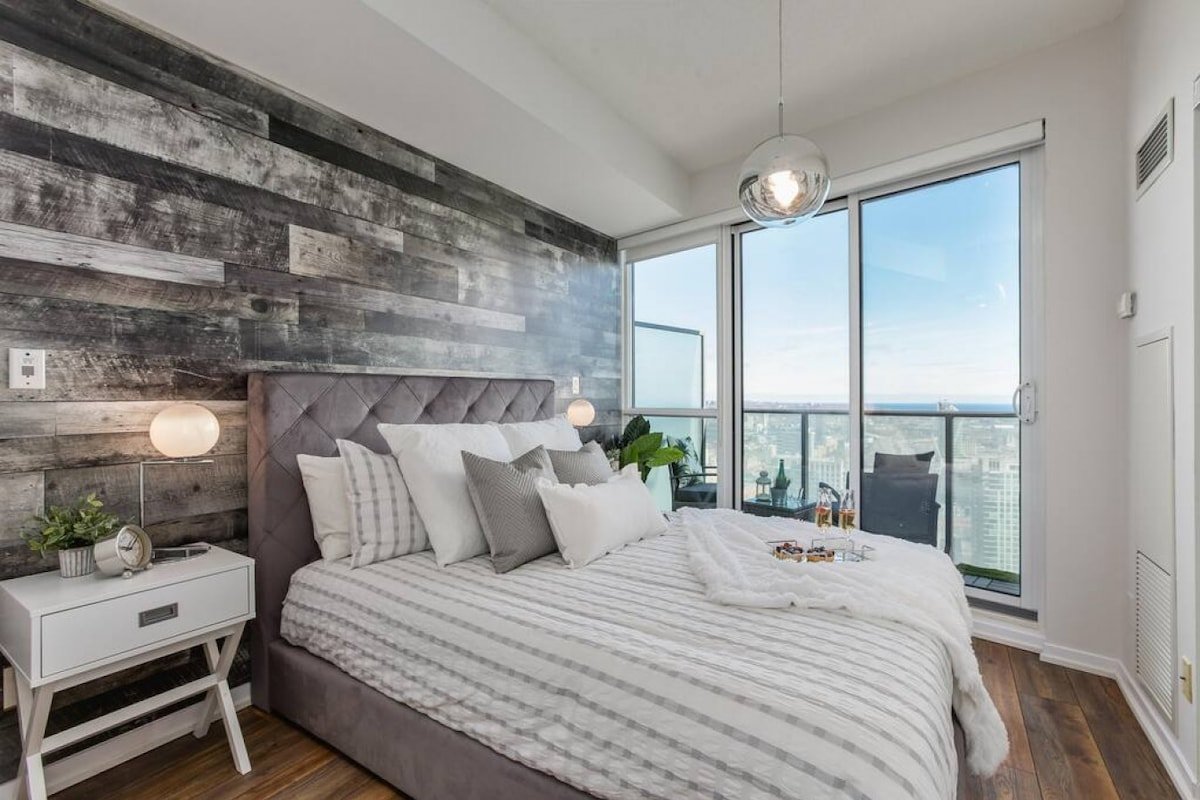 Skyline Waterfront 2BR + 2BA w/ Parking near MTCC gallery image 5