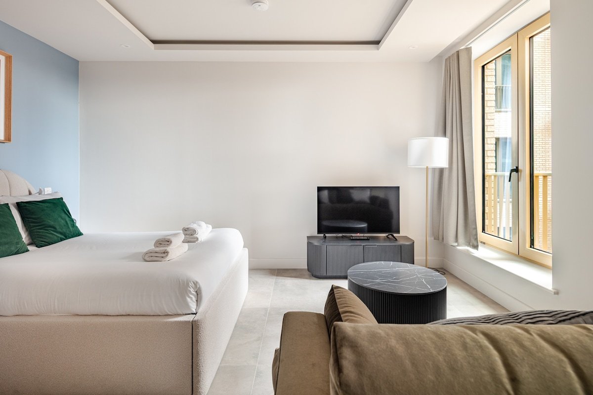 Spacious Studio Apartment gallery image 4