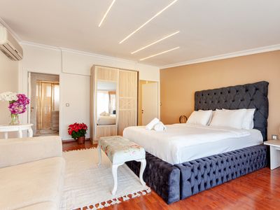 Duplex & Spacious 5BR-3BA Sea&City View 1min Metro