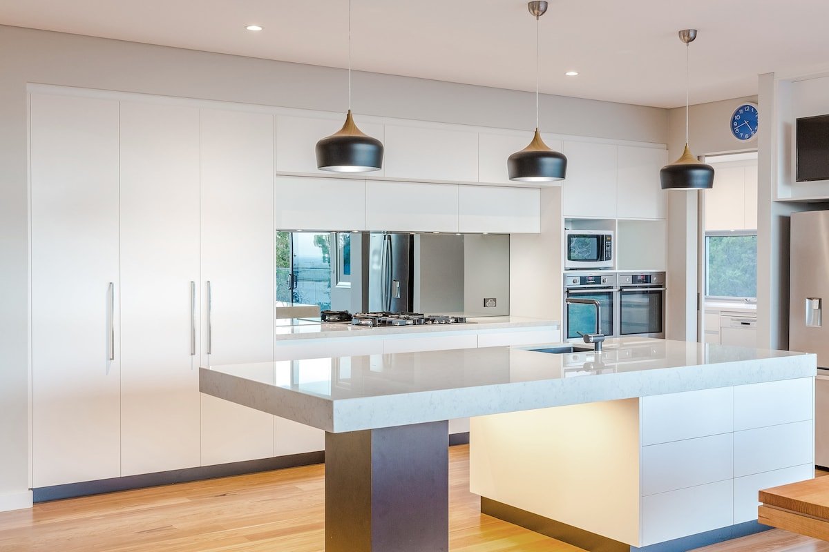 La Vacanza—Luxe Spacious Home with Ocean Views gallery image 5