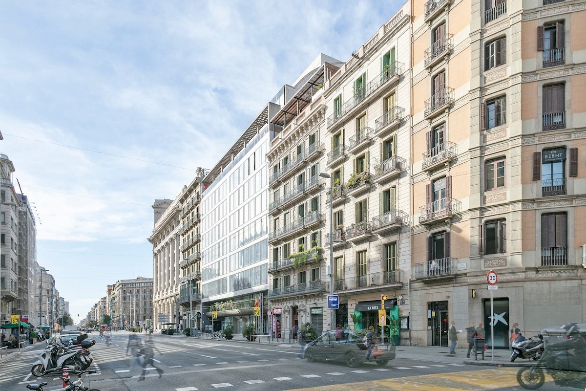 Bright stylish apartment in central Eixample gallery image 5
