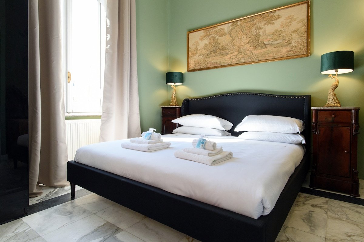 [5 rooms, 3 bathrooms] Historic Home at Colosseum gallery image 3