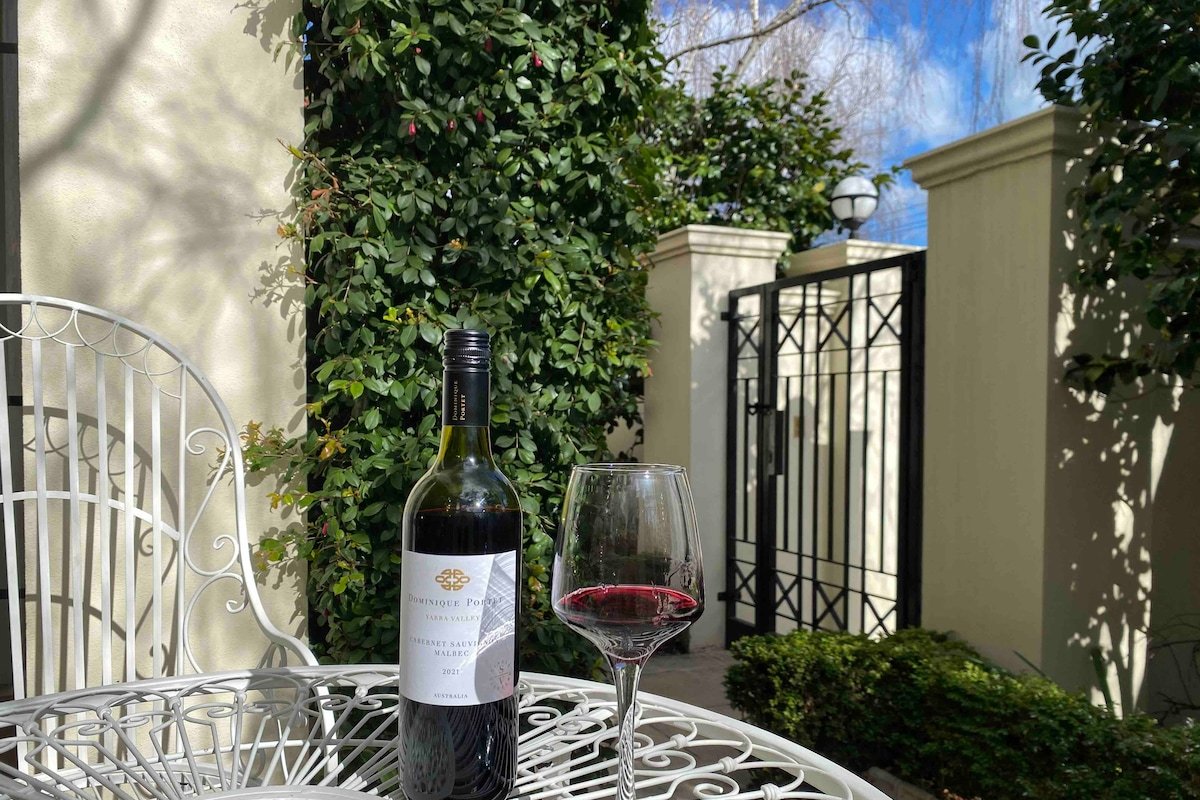 Art Deco in Toorak@150 Meters to Toorak Village gallery image 5