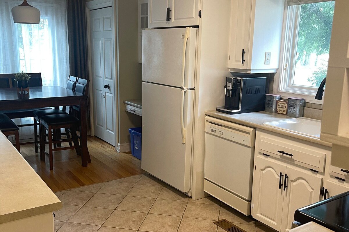 University Manor gallery image 4