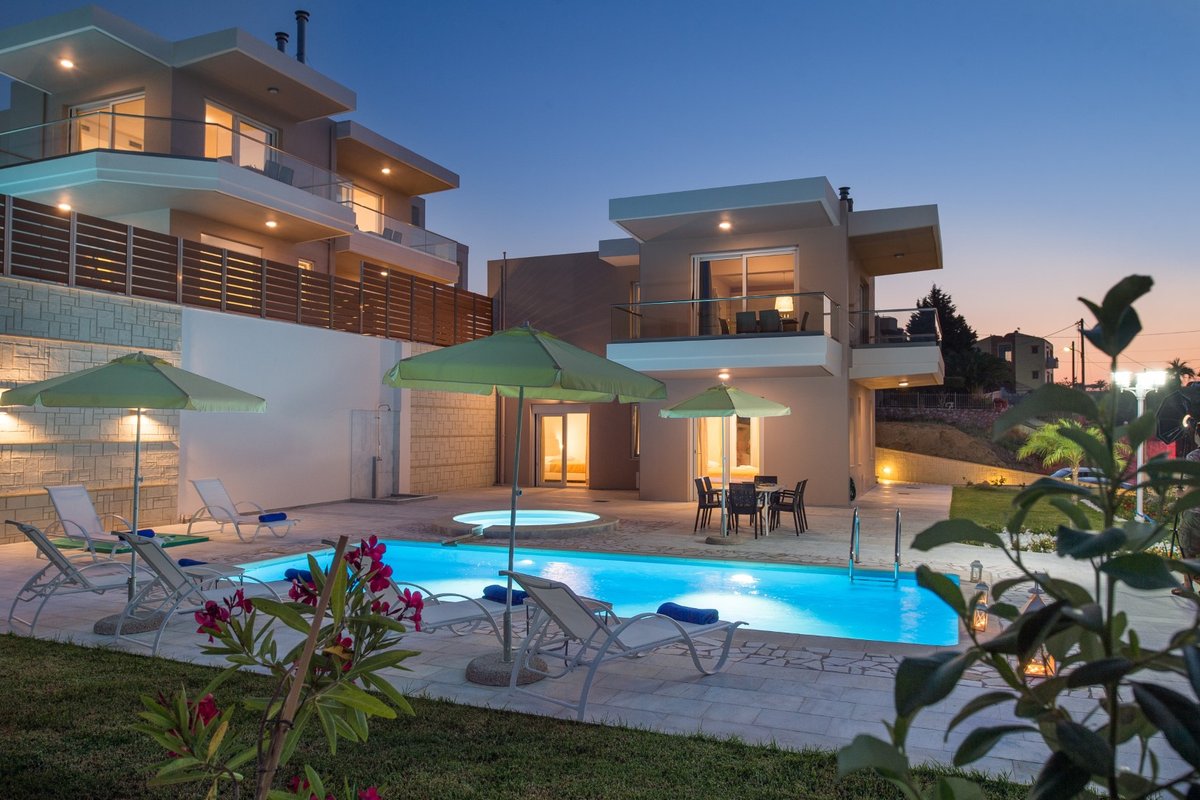 Heated pool★500mt to beach★Jacuzzi★6bdr★17 sleeps