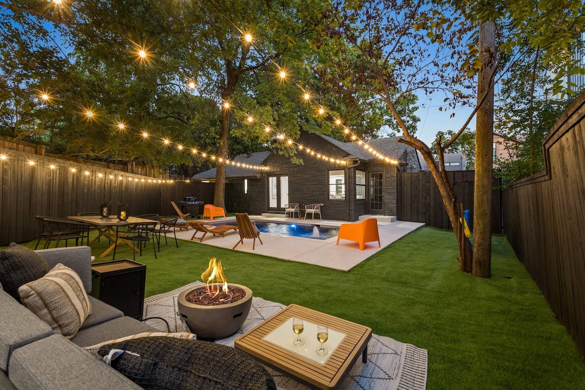 Heated Pool located in the Heart of Dallas! gallery image 2