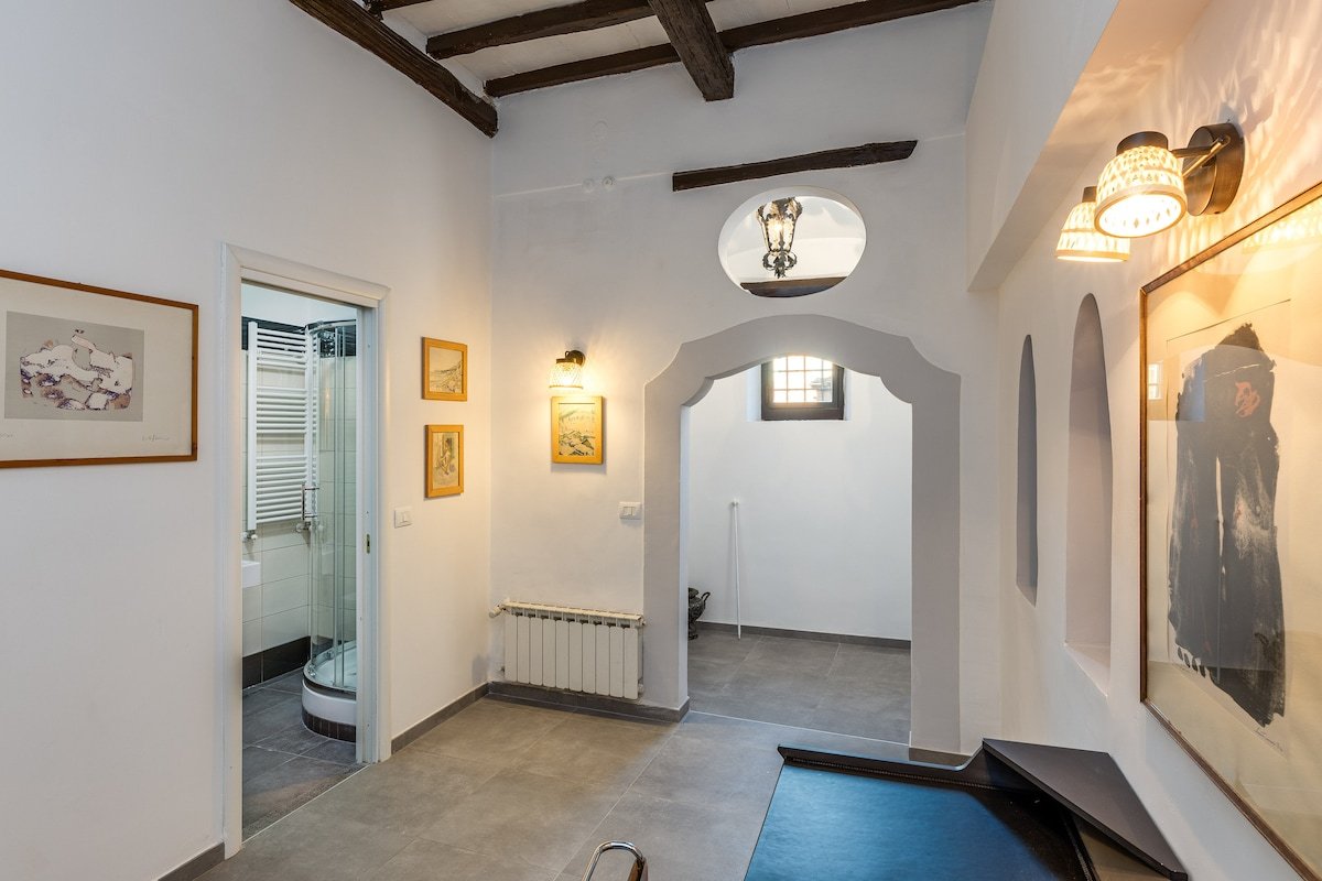 Spanish Steps Elegant 3 BDR Apartment gallery image 5